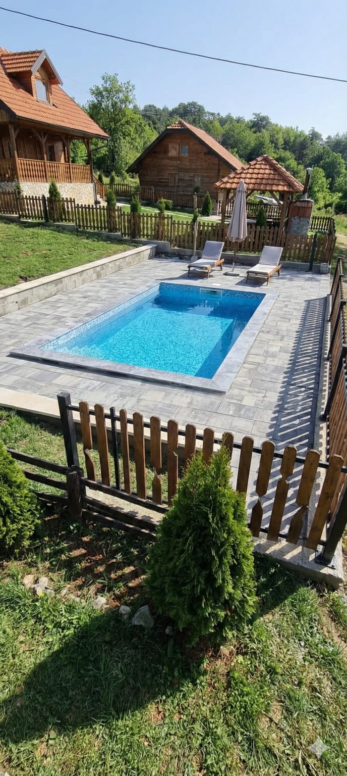 Zlatibor, drvena kuca sa bazenom na prodaju 96 m2 na placu od 5,5 ari — fotografija 2